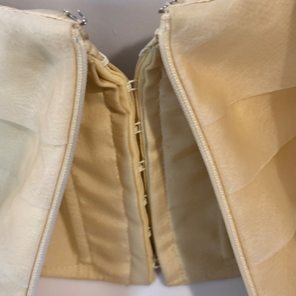 Carmen Marc Valvo Strapless Cocktail Tiered Ruffle Silk Dress Yellow Sz 6 - Picture 12 of 14